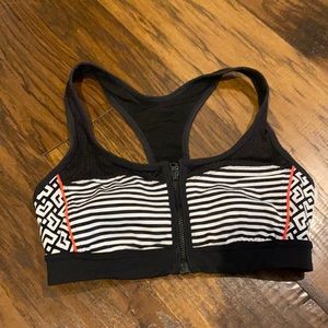 Lucy sports bra